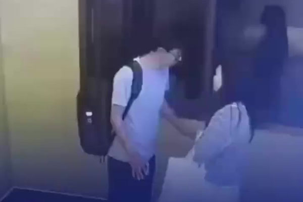 惊险！情侣吵架男友暴走撞碎酒店玻璃