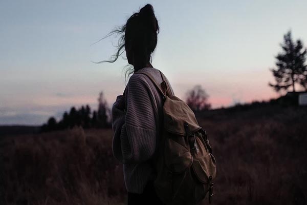 别在错爱里挣扎！婚姻中这三类背叛，放手才是真清醒